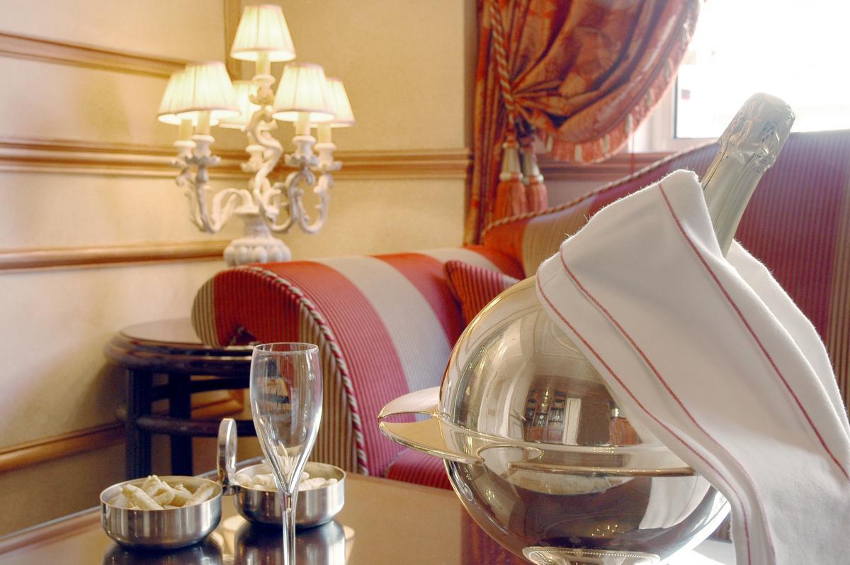 Hôtel Saint Jacques - Room Service