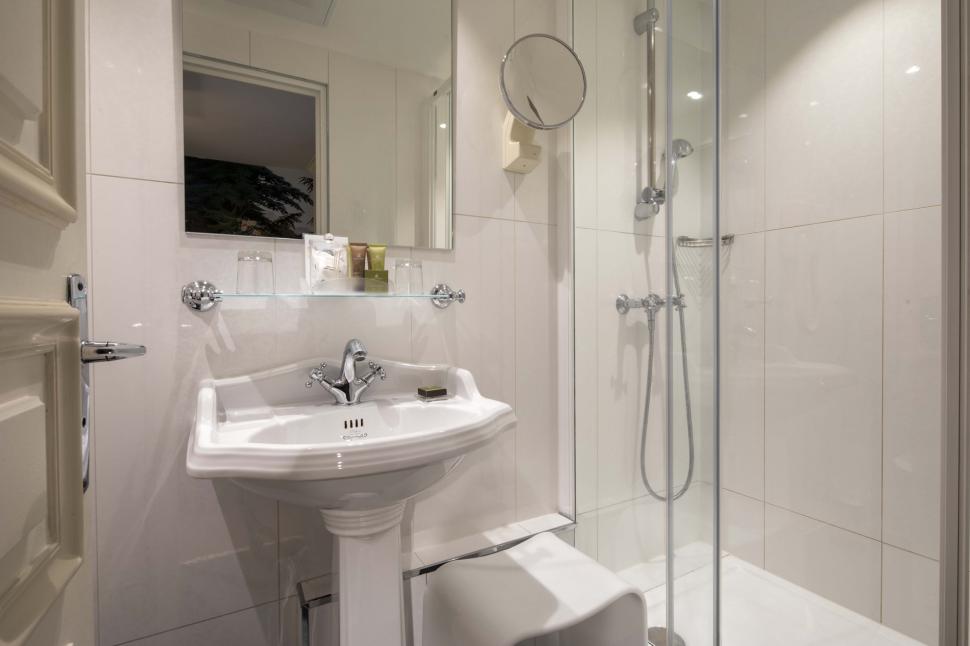 Hôtel Saint Jacques - Salle de Bain